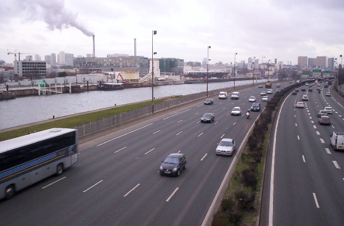 Autoroute A4 Paris voitures et pollution sonore